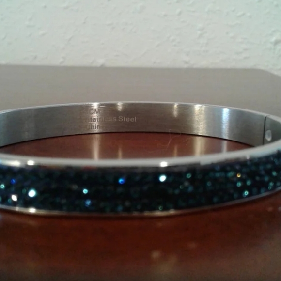 Swarovski bangle - Picture 5 of 8